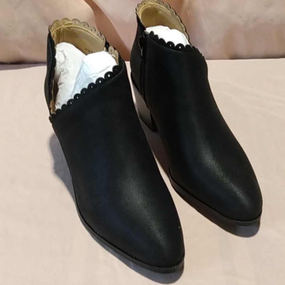 Shoes - Picture 2 of 2